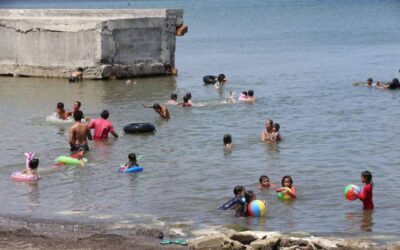 HEAT BUSTER Children swim at a beach in Noveleta, Cavite on Saturday, April 20, 2024 to escape the hot weather. PHOTOS BY RENE H. DILAN