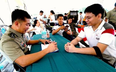 Quezon City Hosts Mega Job Fair on Labor Day JOIN THE ARMY. Philippine Army (PA) 1Lt. Jade Karl Nival (left), a member of the Civil Military Operation Battalion, interviews reservist applicant Howell Tamayao, a BS Mechanical Engineering graduate, at the PA booth during the Job Fair held at the Risen Garden in Quezon City Hall on Wednesday (May 1, 2024). The PA participated in the Quezon City Job Fair to encourage individuals who want to be an army enlisted personnel. (PNA photo by Ben Briones)