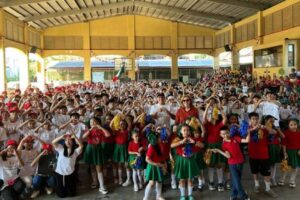 Italian Ambassador to the Philippines Marco Clemente and his wife, Maria Rosaria Brizi-Clemente, meet the youth of Tondo. CONTRIBUTED PHOTOS