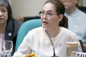 Maricel Soriano at the Senate. PHOTO BY RENE H. DILAN