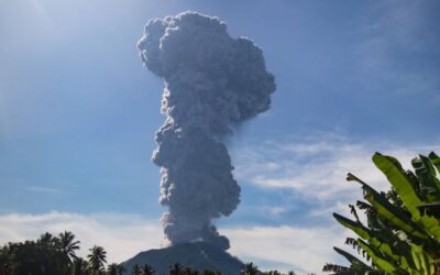 Mount Ibu spews thick smoke in Gam Ici, North Maluku, on May 13, 2024. AFP PHOTO